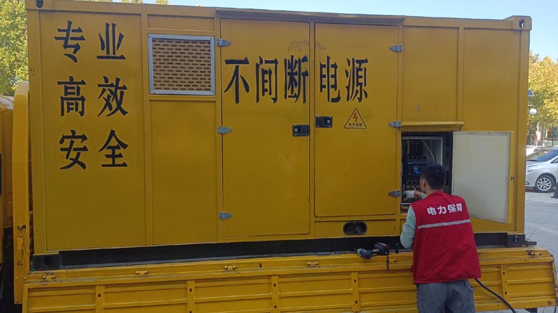 内黄柴油发电机组和UPS电源配合使用时，如何避免切换过程中的电力中断？
